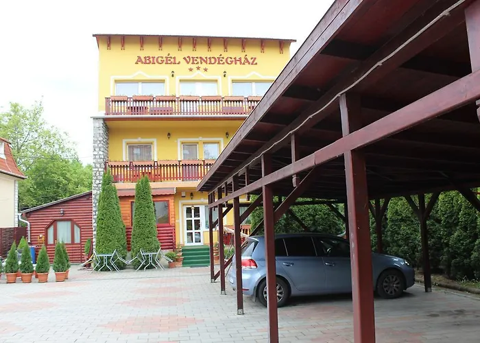 Abigel Vendeghaz 3*